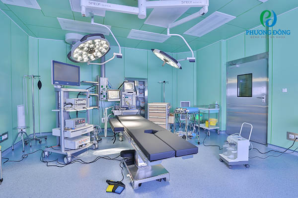 Phòng mổ nội soi hiện đại tại Bệnh viện Đa khoa Phương Đông