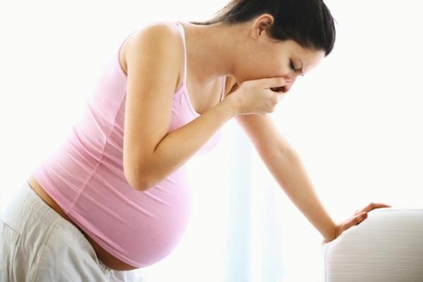 Đau dạ dày là một trong những dấu hiệu của sự biến đổi trong cơ thể mẹ trong thai kỳ