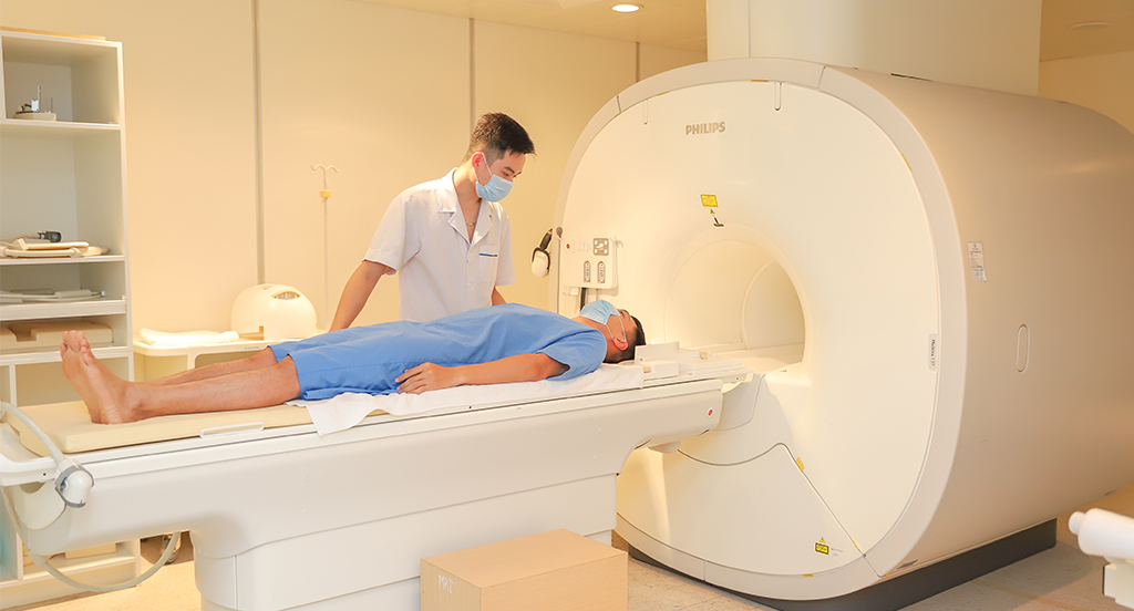 Máy chụp cộng hưởng từ (MRI)