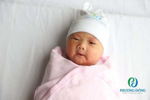 Hạnh phúc đón con hơn 4kg chào đời bình an giữa mùa dịch tại Phương Đông
