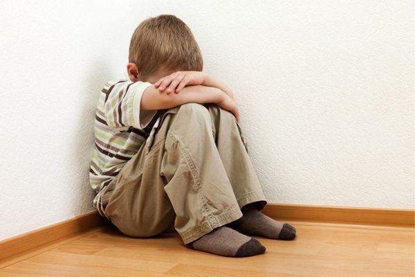 Bệnh tử kỷ cũng gây ra tình trạng chậm nói ở trẻ em