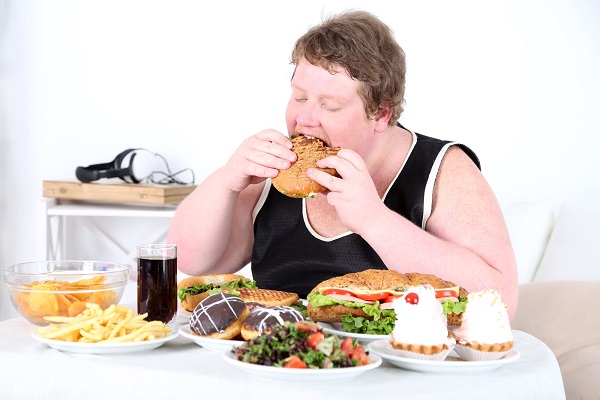 Chế độ ăn uống không khoa học, dung nạp nhiều chất béo, dầu mỡ là một trong những nguyên nhân gây bệnh gan nhiễm mỡ