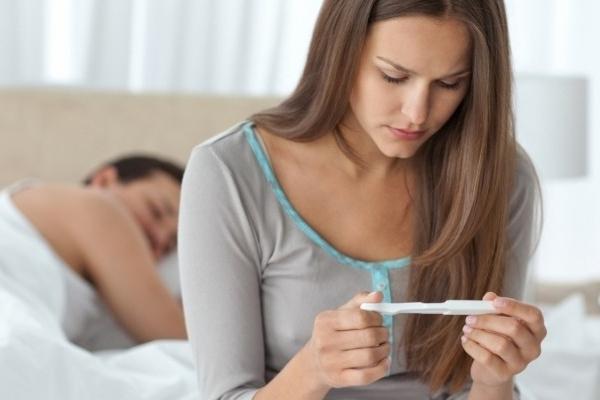 Nếu bạn khó thụ thai thì nên đi khám ngay vì rất có thể vòi trứng bị tắc