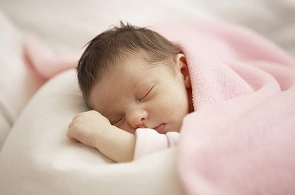 Trẻ sơ sinh có nhu cầu ngủ nhiều hơn nhu cầu dinh dưỡng