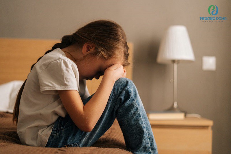 Trẻ bị trầm cảm có xu hướng thu mình và ngại giao tiếp