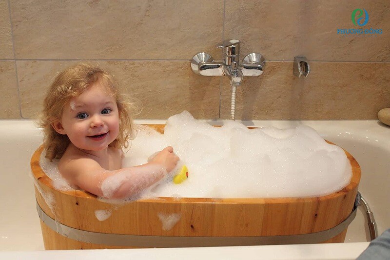 Tắm bồn là nguy cơ gây nhiễm khuẩn tiết niệu cho trẻ em 