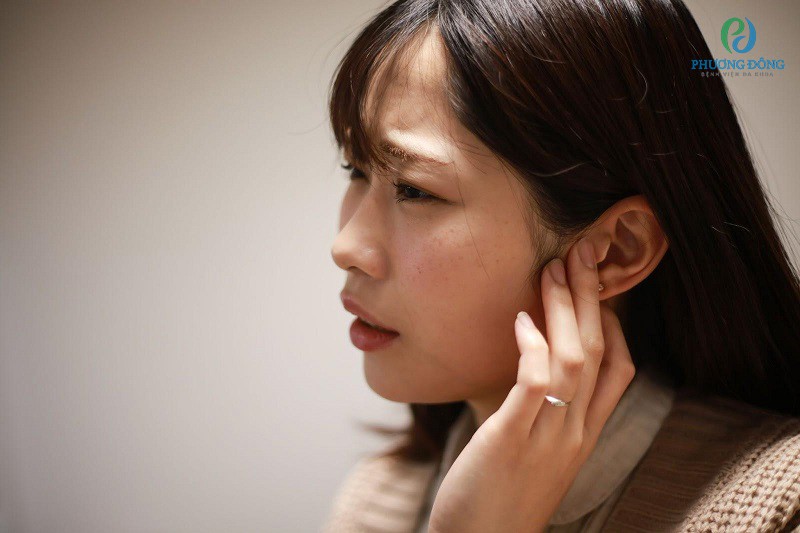 Ù tai sau sinh là hiện tượng phổ biến ở các chị em