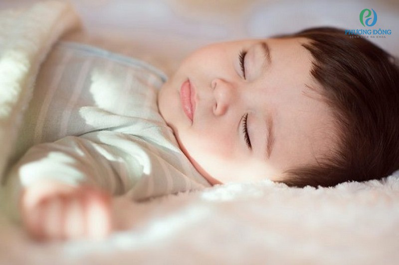 Nên cho trẻ nằm ngửa khi ngủ để tránh ngạt thở