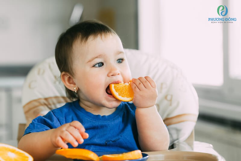 Cho trẻ ăn uống theo sở thích nhưng vẫn đảm bảo dinh dưỡng