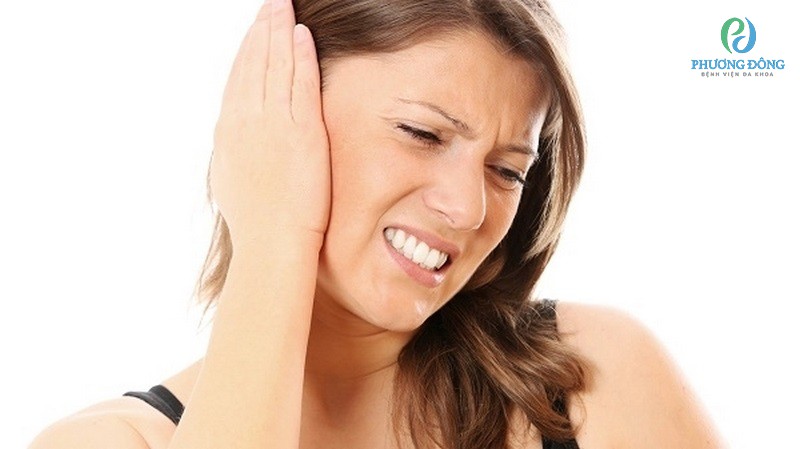 Viêm tai giữa là một bệnh lý gây ra tình trạng ù tai bên trái