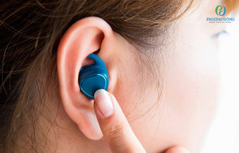 Không nên sử dụng tai nghẹ trong thời gian dài để tránh ảnh hưởng đến tai