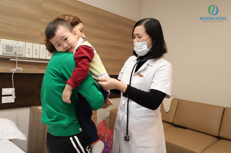 Khi nào nên đưa trẻ đến bác sĩ nếu gặp sốt mọc răng?
