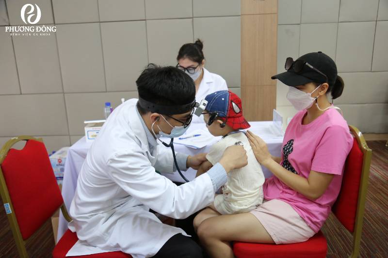 400 cư dân khu đô thị Ciputra được Bệnh viện Đa khoa Phương Đông khám sức khỏe miễn phí