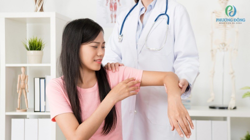 Đau cơ cánh tay phải là bệnh gì?
