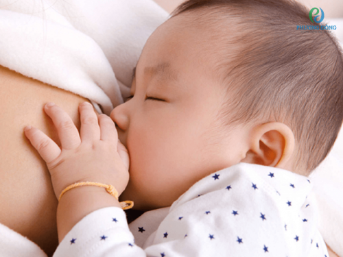 Tại sao sữa mẹ là nguồn dinh dưỡng đầu đời hoàn hảo nhất?