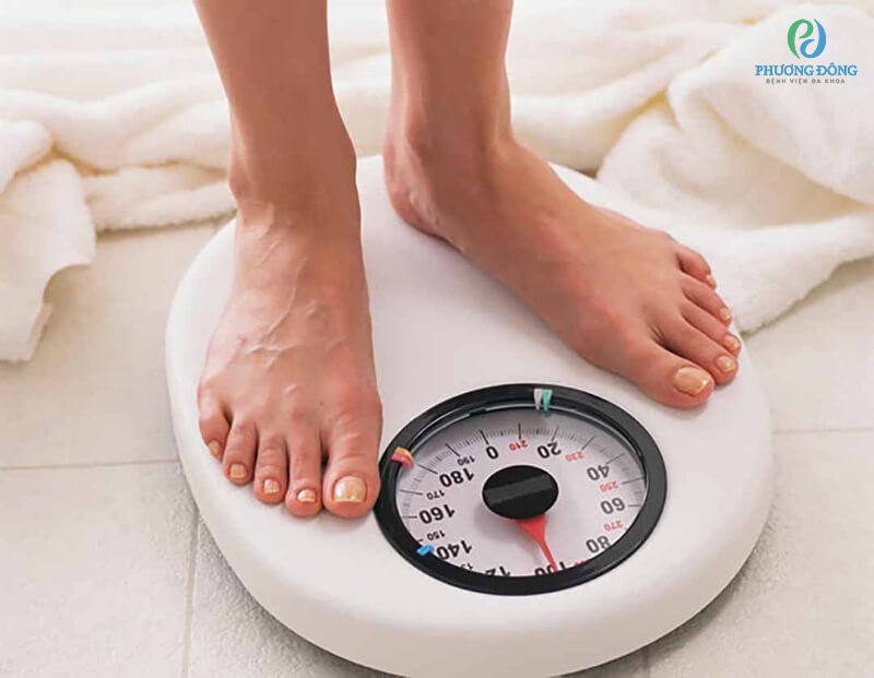 Chị em chắc chắn không thích tác dụng phụ tăng cân của que tránh thai