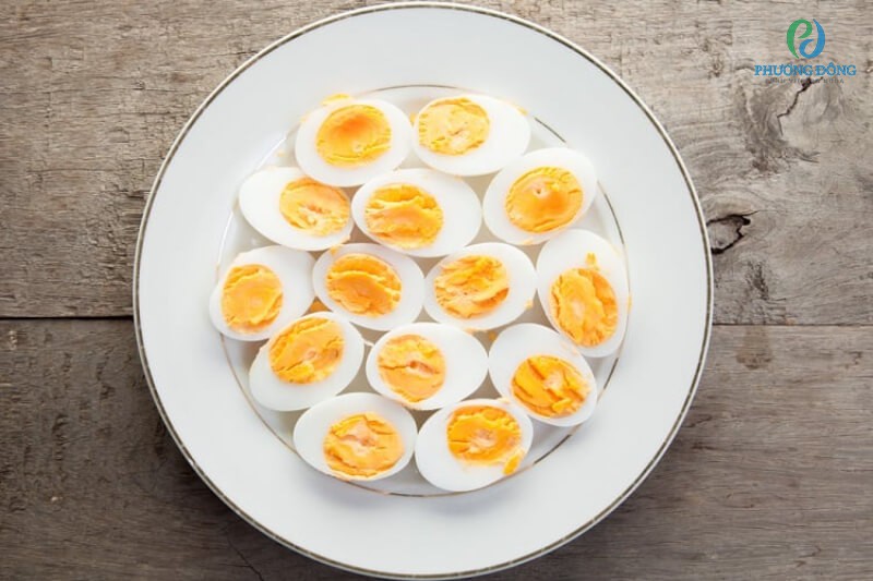 Lòng đỏ trứng là nguồn thực phẩm chứa vitamin D tuyệt vời cho con trẻ