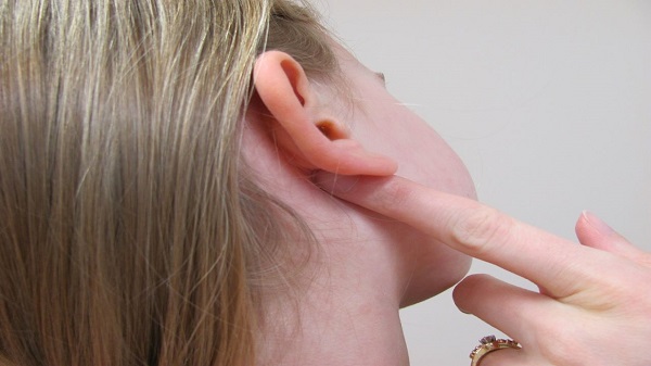 Khi nào cần đi khám bác sĩ khi có nổi hạch sau tai? 
