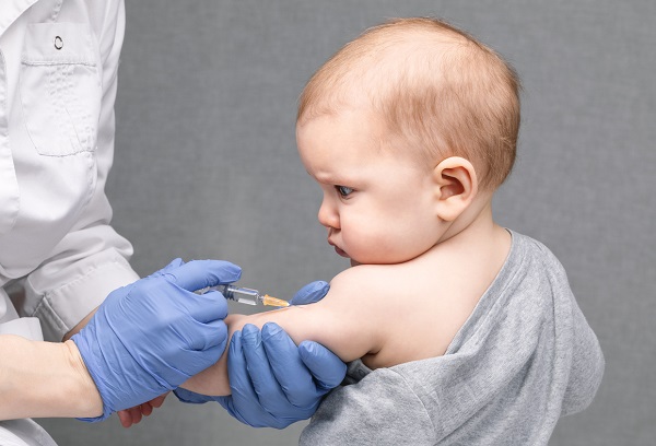 Việc tiêm vắc-xin đầy đủ cho trẻ mang lại rất nhiều lợi ích