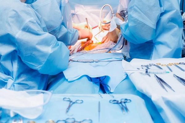 Phẫu thuật lấy khối thai ngoài tử cung