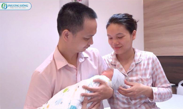 Mẹ Trần Thị Thủy - người chiến thắng đấu giá với mức giá chỉ 1,9 triệu đồng đã sinh bé vào ngày 13/9/2021 chia sẻ “Gói thai sản sang xịn mịn, không có gì để chê luôn ạ”.