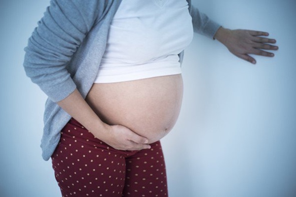 Đau bụng dưới bên phải khi mang thai - mẹ bầu cần lưu ý