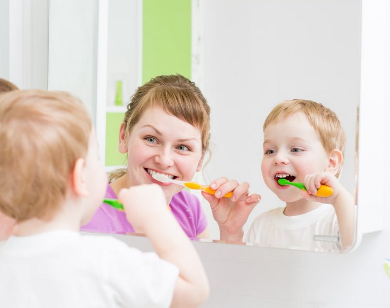 Trẻ em vệ sinh cá nhân răng miệng không sạch sẽ cũng là nguyên nhân