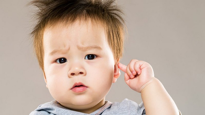 Phụ huynh không nên chủ quan khi bé mắc viêm tai ngoài ở trẻ em 