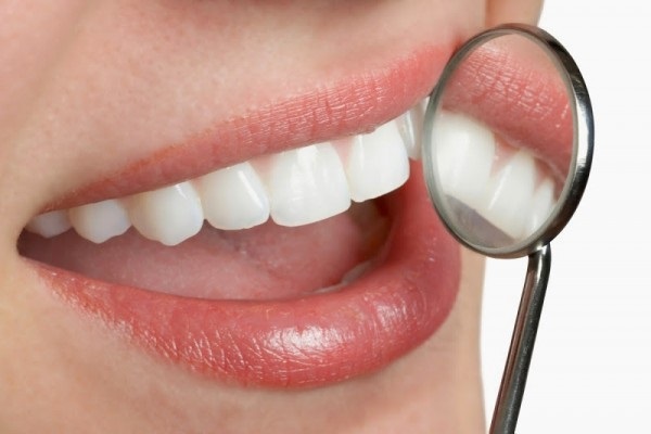 Kiểm tra răng miệng định kỳ giúp người khám hiểu rõ tình trạng sức khỏe răng miệng	