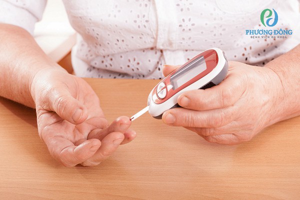 Tự kiểm tra đường huyết ở nhà là điều rất cần thiết để kiểm soát tiểu đường