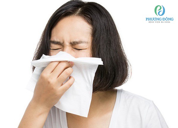 Triệu chứng phổ biến ở người bị cúm là hắt hơi, xổ mùi, ớn lạnh…