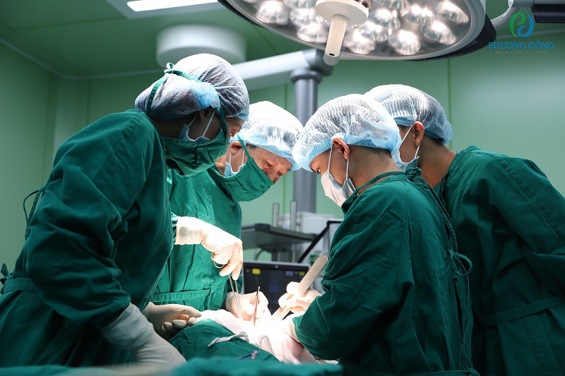 Phẫu thuật tán sỏi tại Bệnh viện Đa khoa Phương Đông