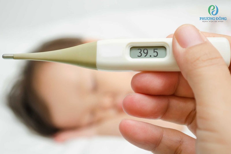 Nhiệt độ thân thể của trẻ cao từ 38.5 là có nguy cơ bị sốt co giật