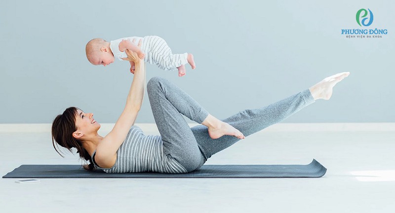 Tập yoga nhẹ nhàng giúp giảm căng thẳng và hậu sản sau sinh