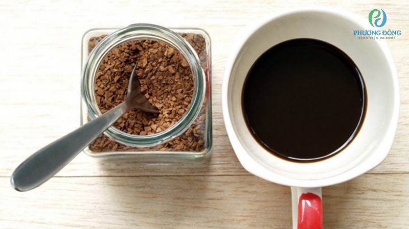 Cà phê, nước ngọt gây kích ứng mô tổn thương trong miệng 