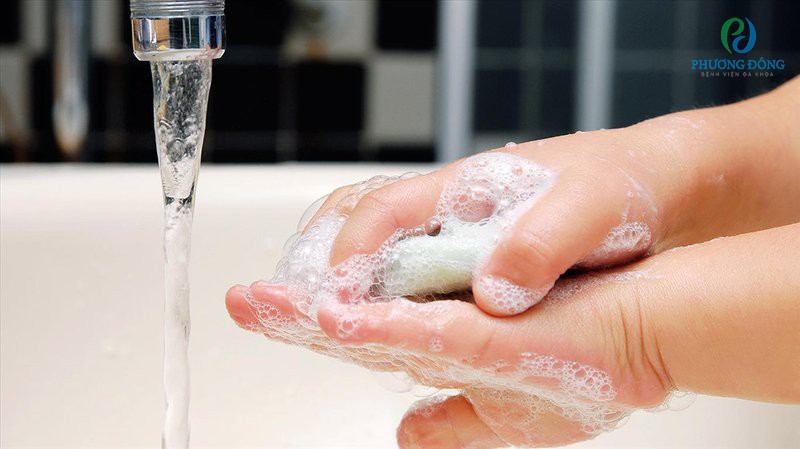 Rửa tay sạch sẽ bằng xà phòng là cách phòng ngừa bệnh suy giảm miễn dịch hiệu quả