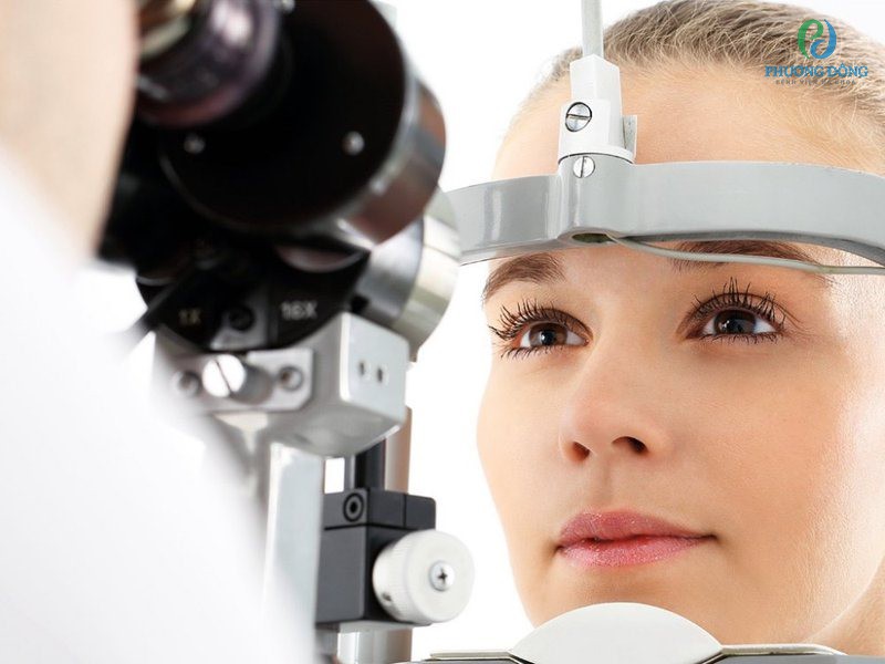 Việc thực hiện kiểm tra mắt thường xuyên sẽ giúp bạn phát hiện bệnh