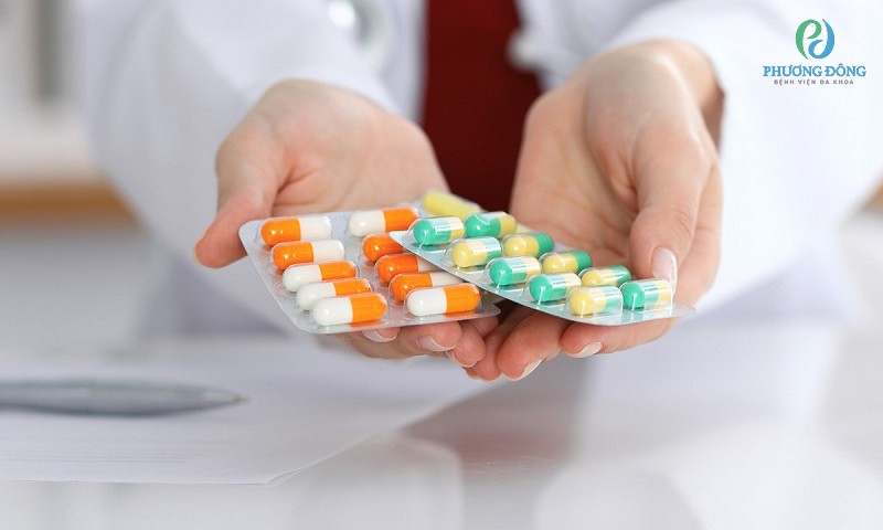 Điều trị nội khoa là phương pháp sử dụng thuốc kháng sinh để chữa bệnh