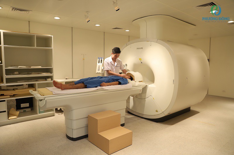Hệ thống chụp cộng hưởng từ MRI 1.5 Tesla hiện đại tại Bệnh viện Đa khoa Phương Đông.