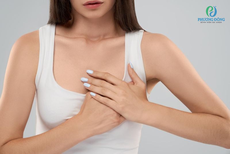 ngực của bạn hơi căng hoặc đau vào giữa kỳ kinh
