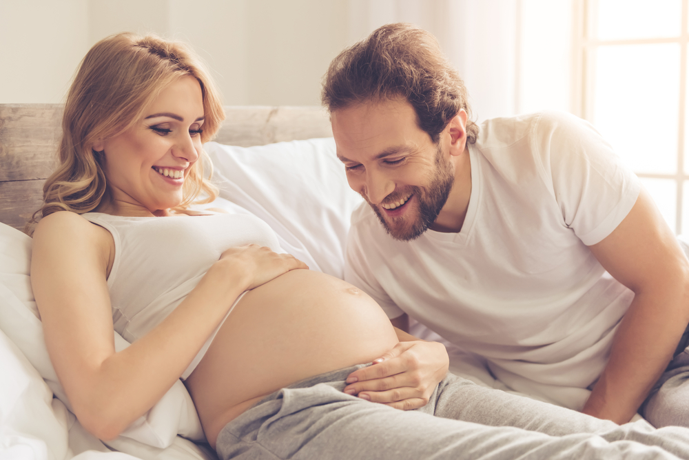 Nam giới có thể tăng ham muốn vì thấy bạn đời hấp dẫn hơn khi mang thai.