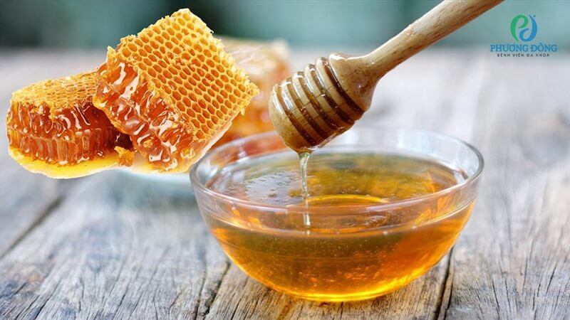Uống mật ong giảm ho