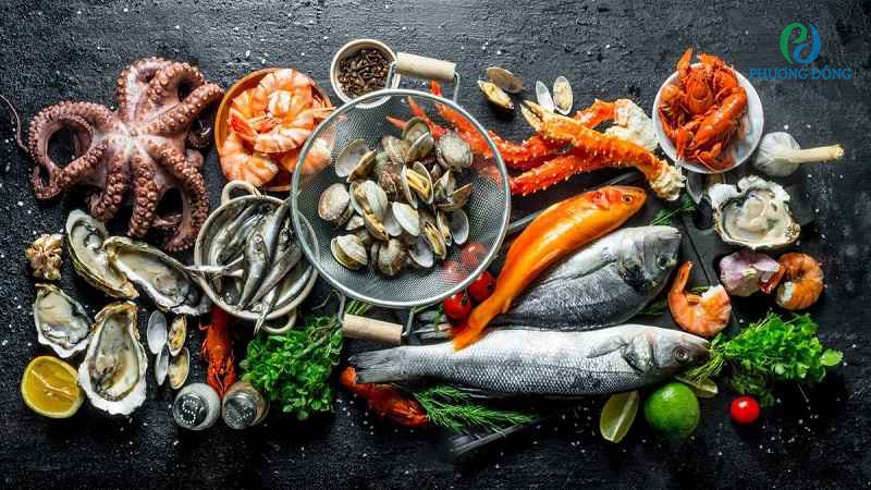 Hãy kiêng các loại hải sản, tôm, cua, ốc sau khi điều trị thai trứng