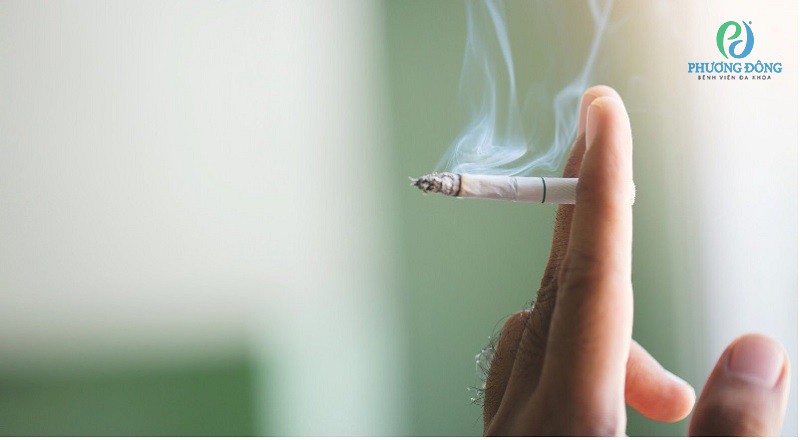 Tiếp xúc nhiều với môi trường có khói thuốc độc hại gây ra bệnh viêm thanh quản