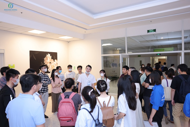 Đoàn học viên, sinh viên Đại học Y Hà Nội tham quan Bệnh viện