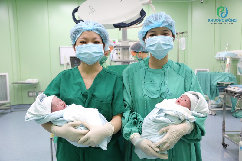 Mẹ bầu sinh đôi an tâm “vượt cạn” thành công cùng thai sản trọn gói Phương Đông