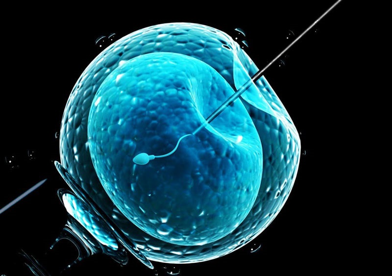 Tuổi của người mẹ có liên quan tới thai sinh hoá khi làm IVF.