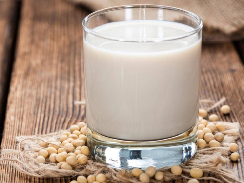 Uống sữa đậu nành có vô sinh không? 