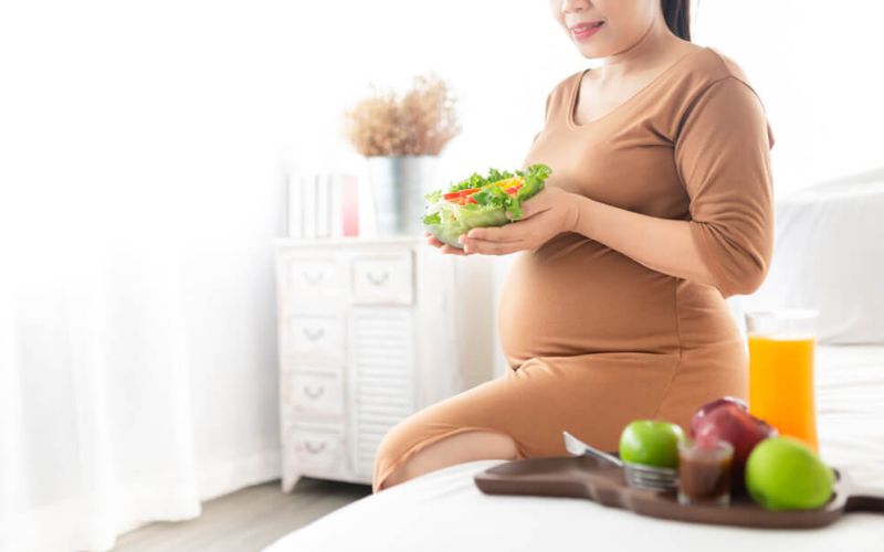Phụ nữ mang thai cũng cần chú ý đến chế độ ăn