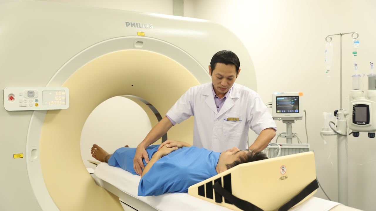 (Chụp CT ổ bụng dưới máy CT Scanner 128 dãy tại Bệnh viện Đa khoa Phương Đông)